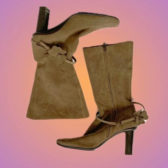 Vintage Suede Tan Beige Boots with Adorable Flower Strap Y2K US 8.5 EU 40